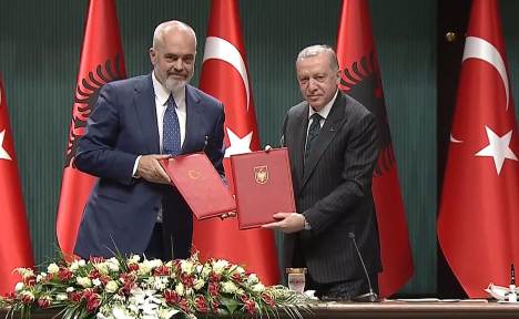 Nenshkruhet marreveshja Shqiperi-Turqi: 5 fusha bashkepunimi, detajet